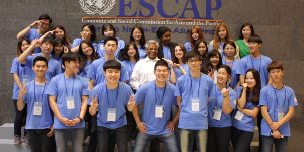 UN Day volunteers and UNESCAP-ENEA staff